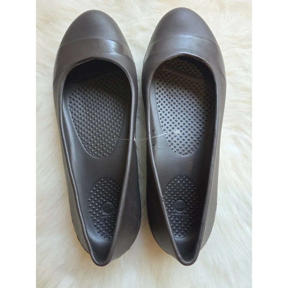 Croc's Women's Ballet Flat Shoe‎ Size 7 Brown Closed Toe Comfort